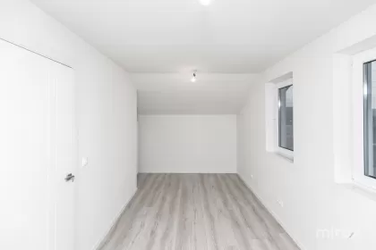 с. Пэнешeшть, Стрэшэны изображение 239792