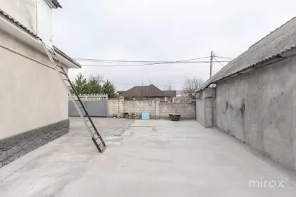 str. Livezilor, Băcioi, Chișinău image 200420