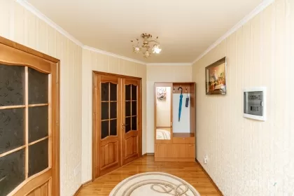 бул. Мирча чел Бэтрын, Чоканы изображение 235310