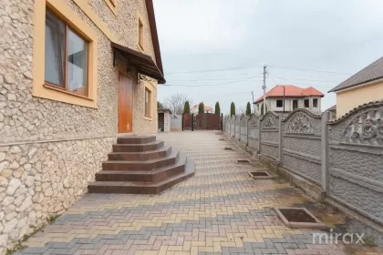 str. Sf. Treime, Grătiești, mun. Chișinău image 214460