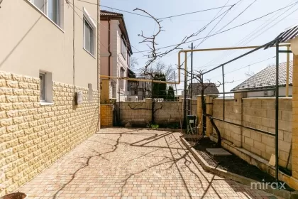 str. Europa, Codru, mun. Chișinău image 213286